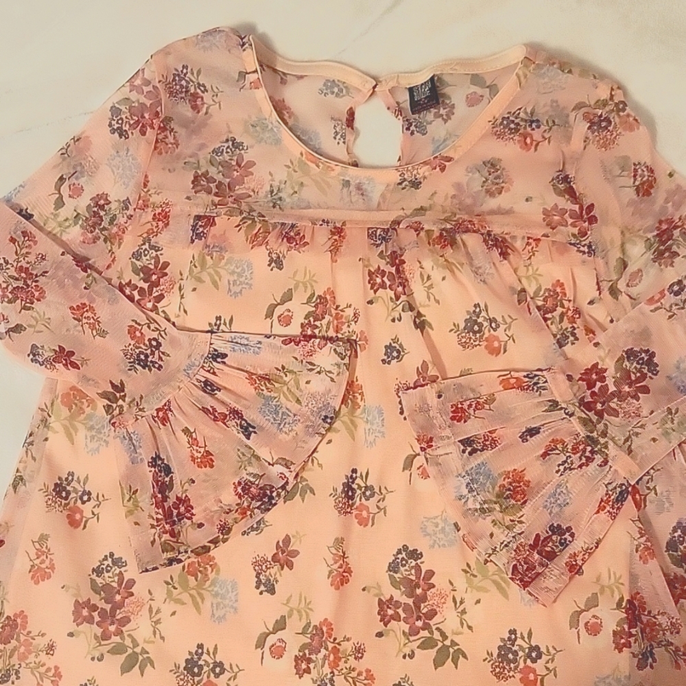 Girls Floral overlay blouse by Star Ride with 3/4 ruffle sleeves, sz 7/8 EUC